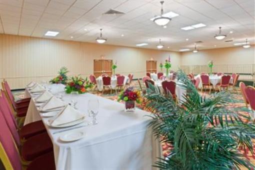 фото отеля Holiday Inn Fort Washington