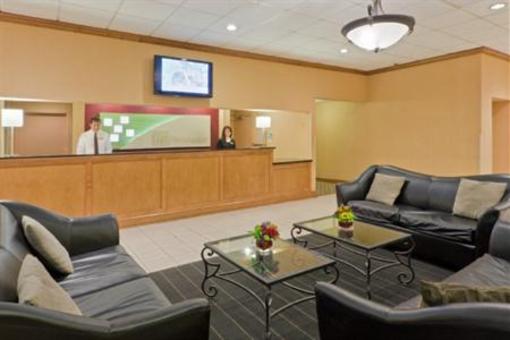 фото отеля Holiday Inn Fort Washington