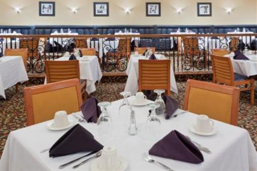 фото отеля Holiday Inn Fort Washington