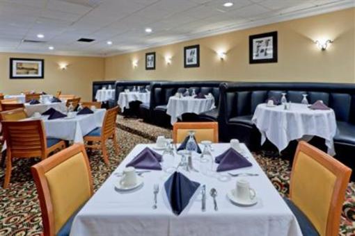 фото отеля Holiday Inn Fort Washington