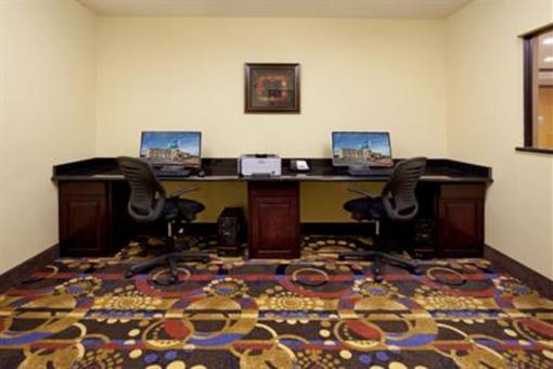 фото отеля Holiday Inn Express & Suites - Georgetown