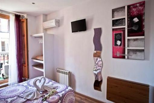 фото отеля Abel Victoriano Hostel Madrid