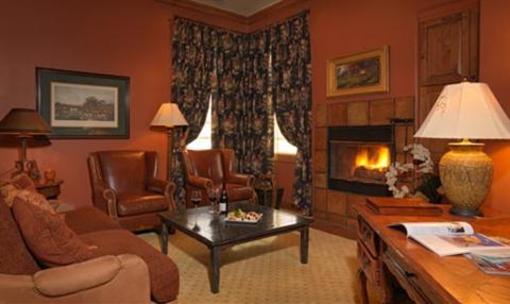 фото отеля Rusty Parrot Lodge and Spa