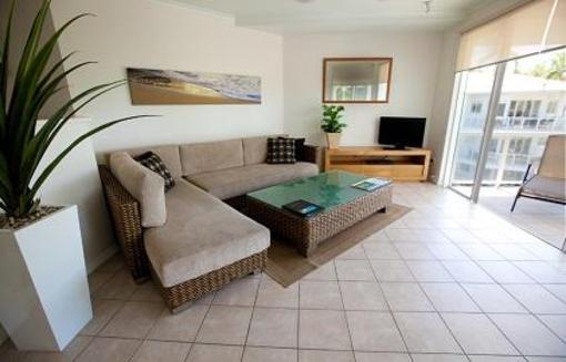 фото отеля Latitude 16 Driftwood-Mantaray Holiday Apartments