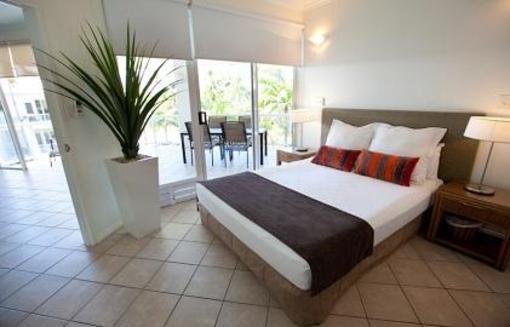 фото отеля Latitude 16 Driftwood-Mantaray Holiday Apartments