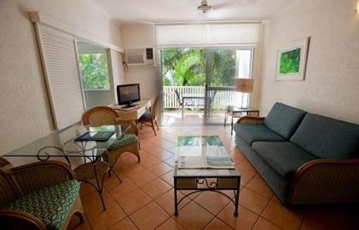 фото отеля Latitude 16 Driftwood-Mantaray Holiday Apartments