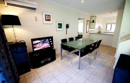 фото отеля Latitude 16 Driftwood-Mantaray Holiday Apartments