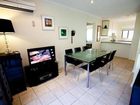 фото отеля Latitude 16 Driftwood-Mantaray Holiday Apartments