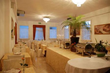 фото отеля Hotel Villa Pina Cervia