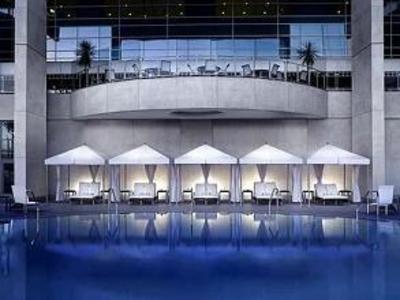 фото отеля Hilton San Diego Bayfront