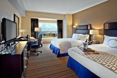фото отеля Hilton San Diego Bayfront