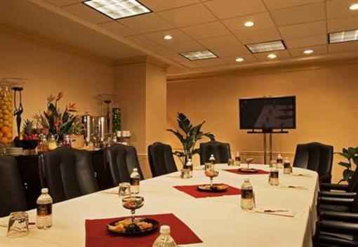 фото отеля Hamilton Crowne Plaza Hotel