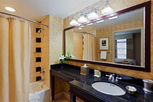 фото отеля Hamilton Crowne Plaza Hotel