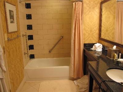 фото отеля Hamilton Crowne Plaza Hotel