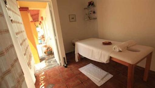 фото отеля Hostal Comalli