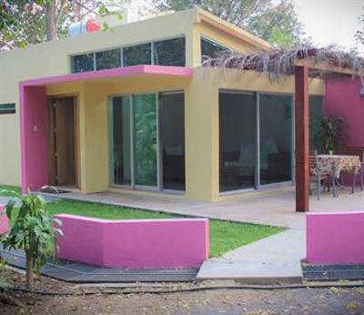 фото отеля Hostal Comalli