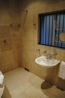 фото отеля Hampton Court Guest Lodge
