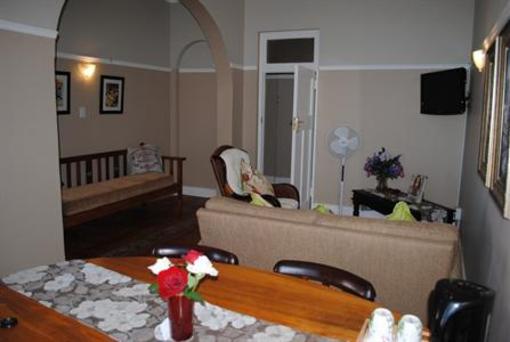 фото отеля Hampton Court Guest Lodge