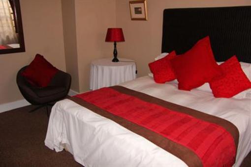 фото отеля Hampton Court Guest Lodge