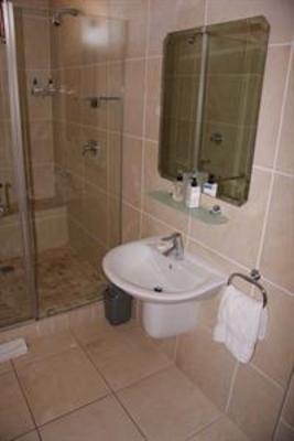 фото отеля Hampton Court Guest Lodge