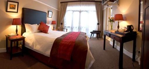 фото отеля Hampton Court Guest Lodge