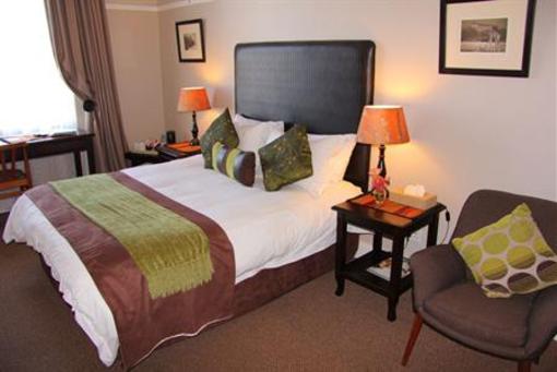фото отеля Hampton Court Guest Lodge