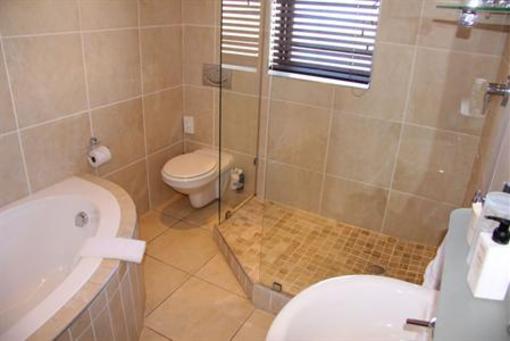 фото отеля Hampton Court Guest Lodge