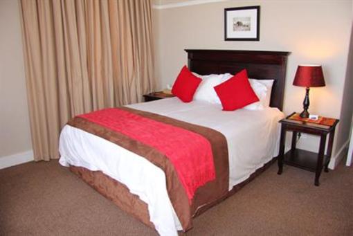 фото отеля Hampton Court Guest Lodge