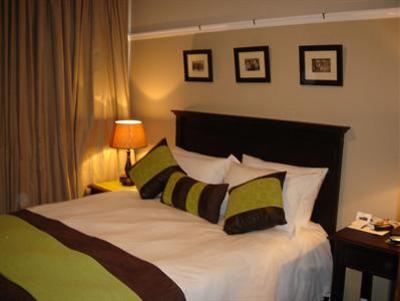 фото отеля Hampton Court Guest Lodge