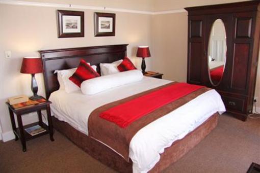 фото отеля Hampton Court Guest Lodge