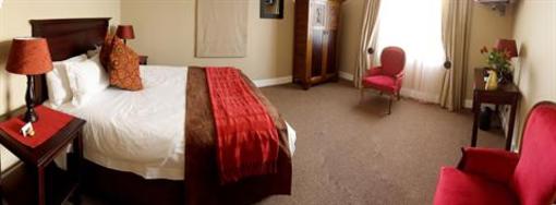 фото отеля Hampton Court Guest Lodge