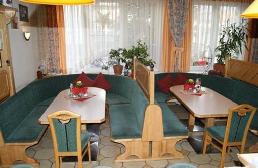 фото отеля Landgasthof Zur Post Neufeld an der Leitha