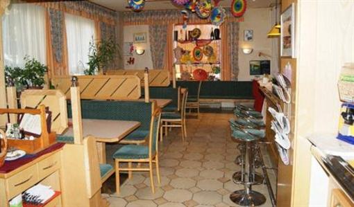 фото отеля Landgasthof Zur Post Neufeld an der Leitha