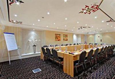 фото отеля Golden Tulip Cannes Hotel De Paris