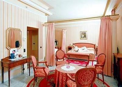 фото отеля Golden Tulip Cannes Hotel De Paris