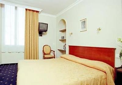 фото отеля Golden Tulip Cannes Hotel De Paris