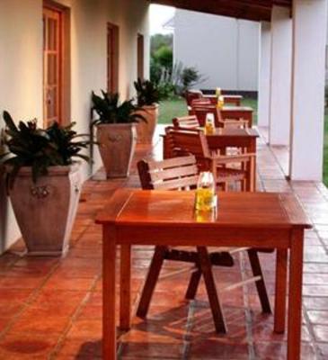 фото отеля Mooiplaas Guesthouse Oudtshoorn