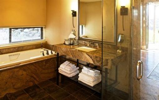 фото отеля Cave B Inn & Spa