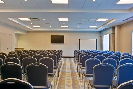 фото отеля Holiday Inn Express Hotel & Suites Nepean East Ottawa
