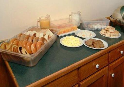 фото отеля Quality Inn And Suites Beachfront Cheboygan