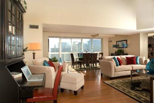 фото отеля Grand Plaza Luxury Apartments Chicago