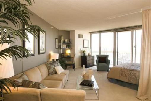фото отеля Grand Plaza Luxury Apartments Chicago