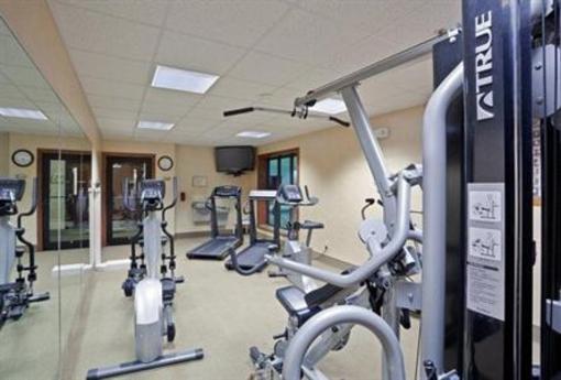 фото отеля Holiday Inn Express Hotel & Suites Concordia US 81