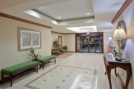 фото отеля Holiday Inn Express Hotel & Suites Concordia US 81
