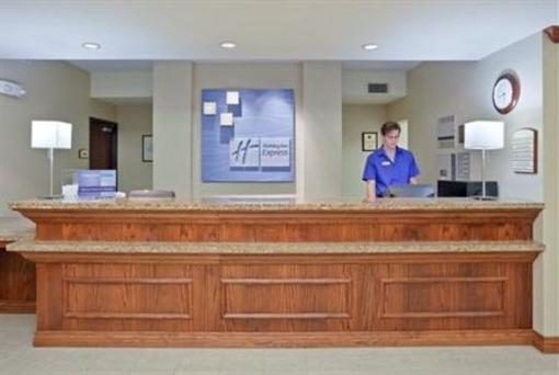 фото отеля Holiday Inn Express Hotel & Suites Concordia US 81