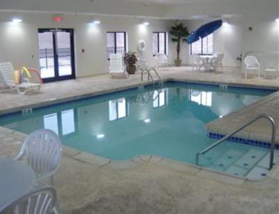 фото отеля Holiday Inn Express Hotel & Suites Concordia US 81