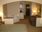 фото отеля Holiday Inn Express Hotel & Suites Concordia US 81