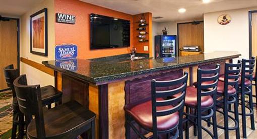 фото отеля AmericInn Lodge and Suites Cedar Falls
