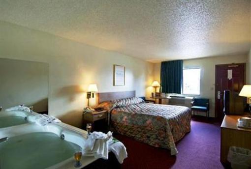 фото отеля Americas Best Value Inn Streetsboro