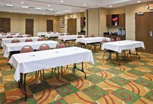 фото отеля Holiday Inn Express Schereville North